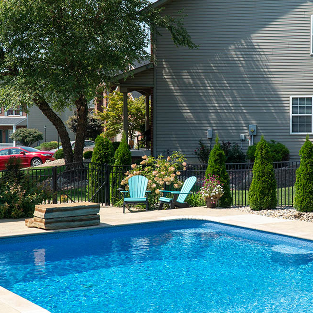 Aluminum fence around pool