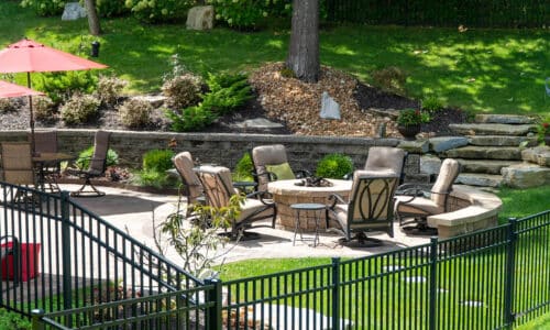 Aluminum fence around patio